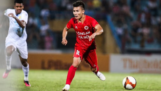 Quang Hải ‘vượt mặt’ đàn anh Thành Lương