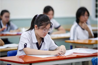 Trọng số điểm Toán hoặc Ngữ văn chiếm 1/3: 'Siết' đầu vào đại học