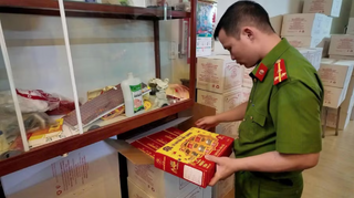 Công an Đà Nẵng thu giữ gần 11.000 hũ yến sào kém chất lượng