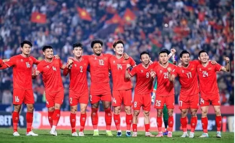 Tuyển Việt Nam vững vàng trong top 100 FIFA