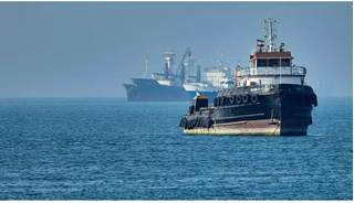 Nguy cơ ‘bão tố’ rình rập eo biển Hormuz