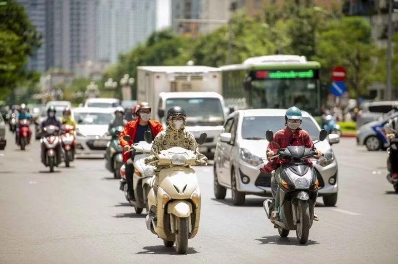 Dự báo thời tiết ngày 20/6: Bắc Bộ nắng nóng, Nam Bộ mưa to về chiều tối