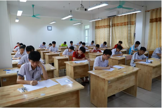 Hơn 17.000 thí sinh Quảng Ninh hoàn thành môn Ngữ văn trong Kỳ thi tuyển sinh vào lớp 10