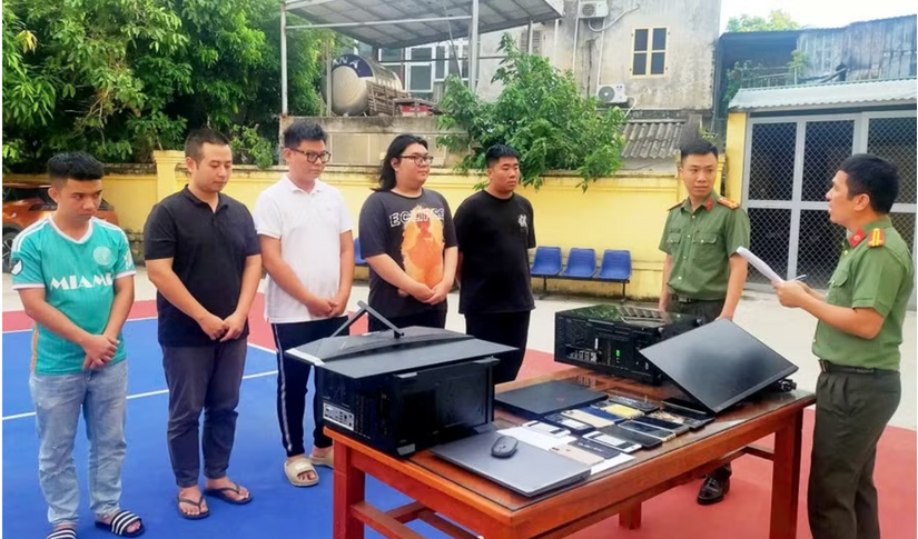 Triệt phá đường dây mua bán hơn 1.000 tài khoản ngân hàng