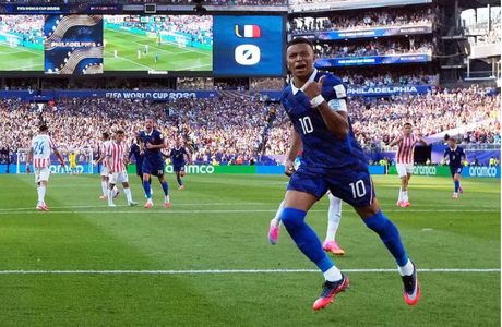 Mbappe đưa Pháp vào tứ kết, Paraguay ôm hận vì VAR