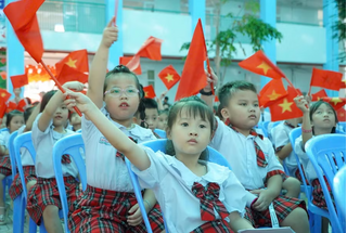 TPHCM miễn phí sách giáo khoa theo lộ trình, học sinh đều được bảo đảm chỗ học