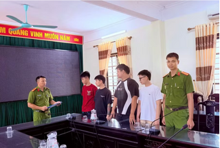 Triệt phá đường dây mua bán trái phép thông tin của học sinh
