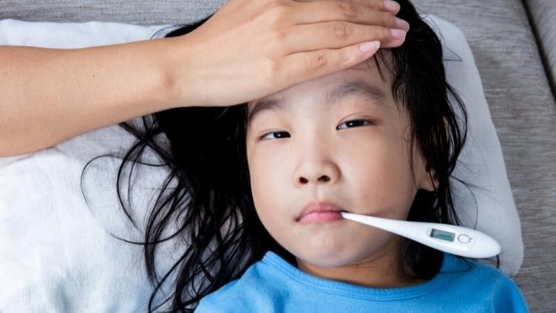 Sốt siêu vi ở trẻ mấy ngày là khỏi? cách hạ sốt hiệu quả