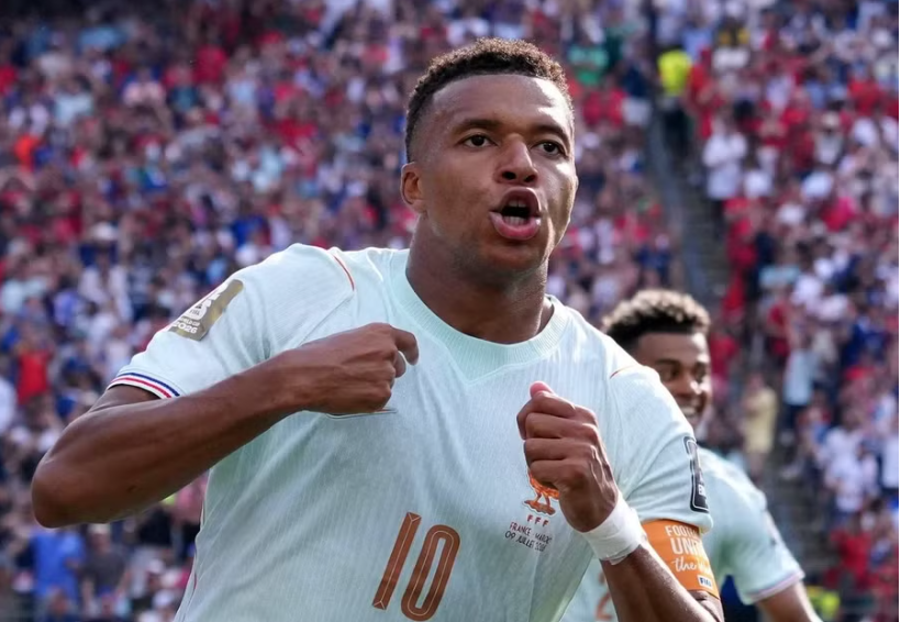Mbappe bắt kịp Messi, Pháp lần thứ 3 liên tiếp vào bán kết World Cup