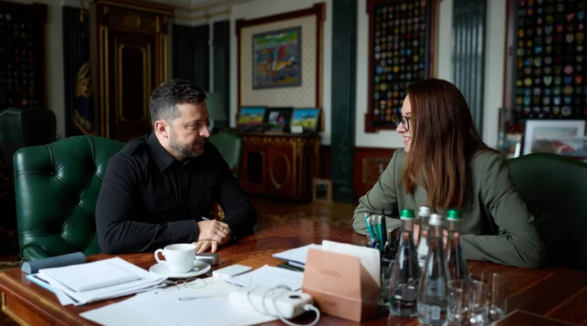 Ông Zelensky bất ngờ cách chức thủ tướng Ukraine
