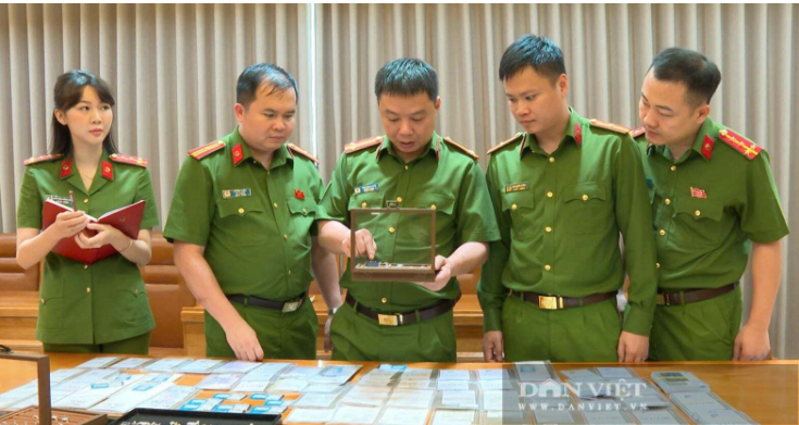 Mở rộng điều tra đường dây buôn lậu kim cương xuyên quốc gia, khởi tố thêm các chủ tiệm vàng lớn