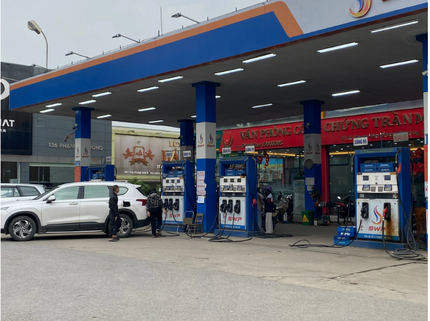 Bộ Công Thương yêu cầu kiểm tra doanh nghiệp bán lẻ thiếu xăng dầu