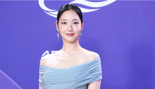 Kim Go Eun nghẹn ngào nhận giải Rồng Xanh