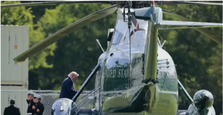 Máy bay chở Tổng thống Trump suýt áp sát phi cơ dân sự trên bầu trời Washington