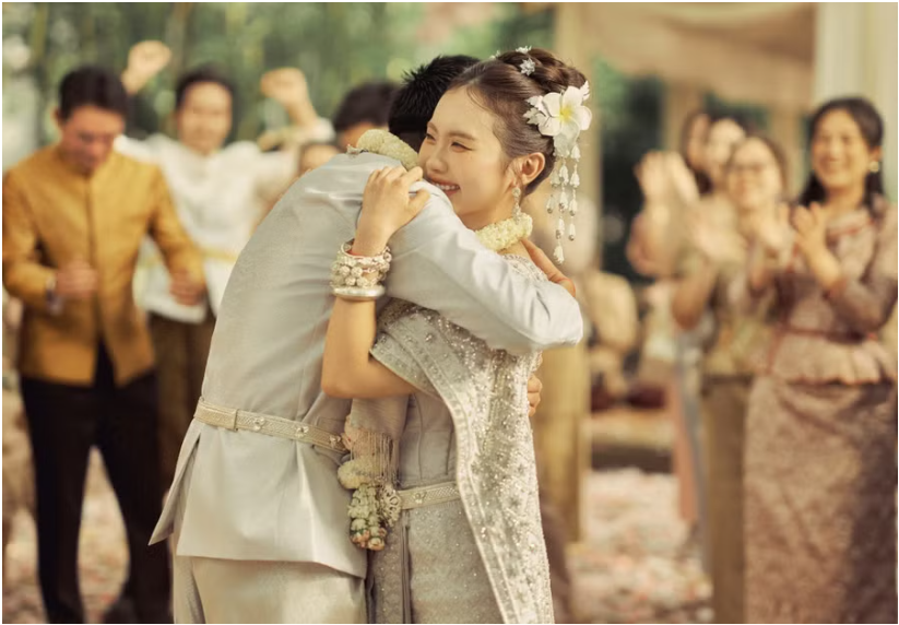 Phương Mỹ Chi trở lại với tình yêu và văn hóa Khmer