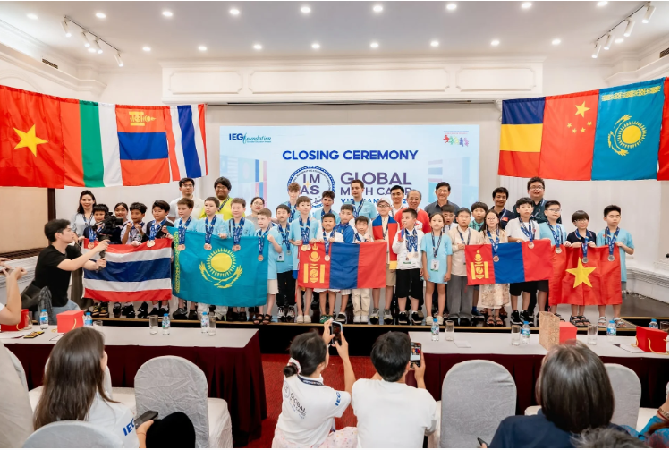 Việt Nam xuất sắc giành Giải Nhất kỳ thi Toán học quốc tế 2026: Một trường "ẵm" trọn 3 Huy chương Vàng
