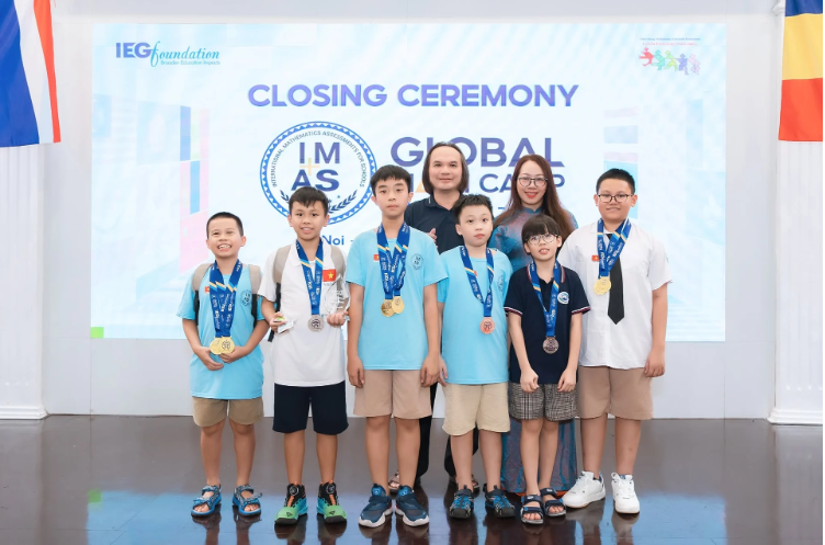 Việt Nam xuất sắc giành Giải Nhất kỳ thi Toán học quốc tế 2026: Một trường "ẵm" trọn 3 Huy chương Vàng