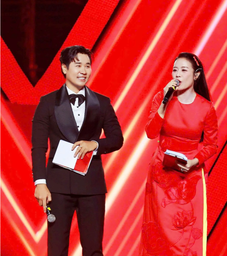 Mạng xã hội đang viral điều này trong cơn mưa xối xả tại concert “Tổ quốc trong tim”