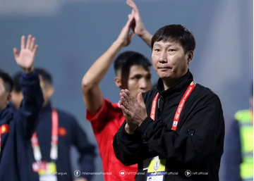 Báo Thái Lan: ‘HLV Kim Sang-sik là huyền thoại’
