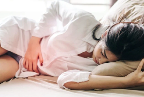 Đau bụng kinh dữ dội mỗi khi đến tháng: liệu có bình thường?