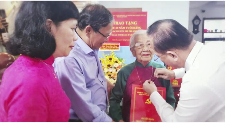 Nghệ sĩ Ưu tú từng nhiều lần bị quỵt tiền cát-xê đón nhận niềm vui lớn ở tuổi 94