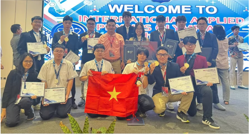 15 học sinh Việt Nam đạt giải Olympic Vật lý ứng dụng quốc tế 2026