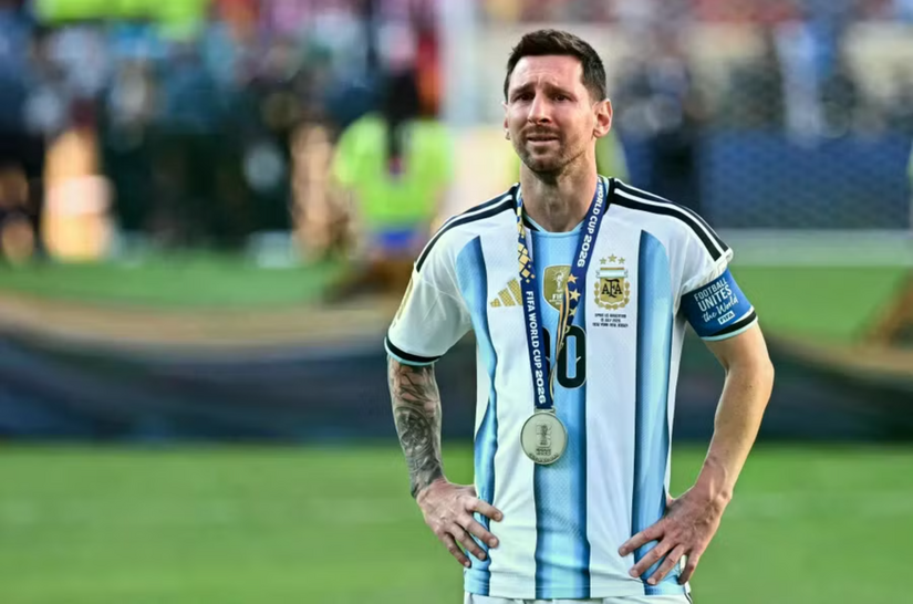 Messi chia tay tuyển Argentina
