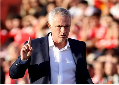 HLV Mourinho dành lời đặc biệt cho Messi