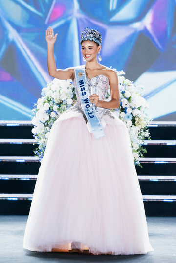 Miss World 2026: Là phóng viên, cô giáo dạy Văn, coi giáo dục là con đường tạo phẩm giá