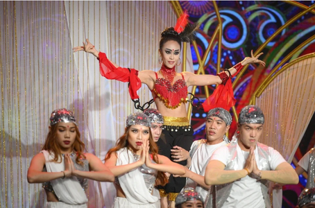 Nữ vũ công nổi tiếng bị loại khỏi 