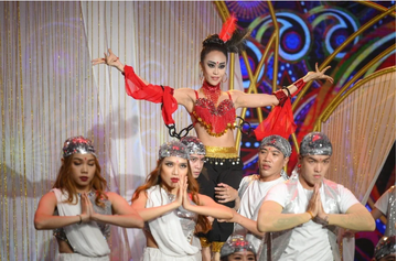 Nữ vũ công nổi tiếng bị loại khỏi 