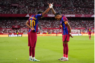 Raphinha lập hai hat-trick liên tiếp, Barca phá kỷ lục đầu mùa