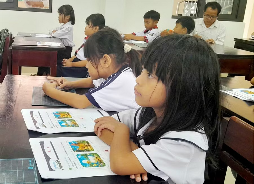 TP Huế thí điểm dạy và học tiếng Lào tại các trường phổ thông biên giới