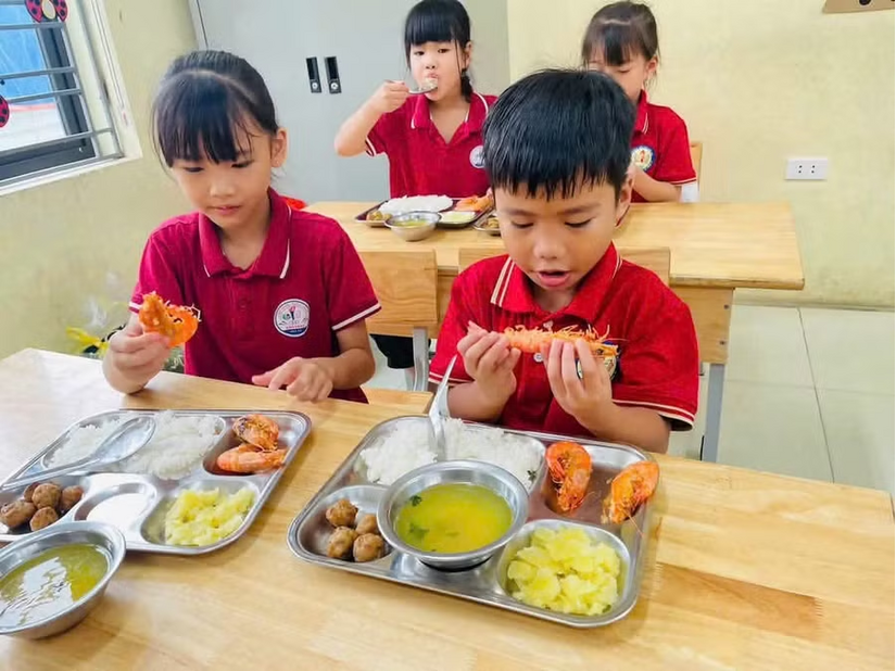 Hà Nội dự kiến mức tiền ăn bán trú tối đa 50.000 đồng/ngày