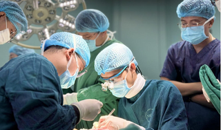 7 giờ nỗ lực bảo tồn ngón tay cho người bệnh