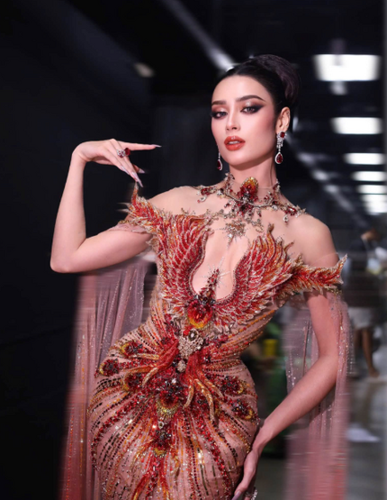 Emoura Phạm được dự đoán giành Á hậu 1 Miss Grand International 2026