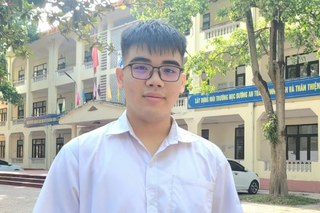 Chủ tịch TP Bắc Ninh khen thưởng nam sinh lớp 12 dũng cảm
