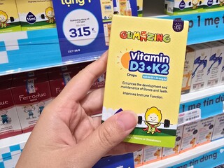 Cho con uống vi chất nhẹ nhàng hơn nhờ dạng bào chế mới
