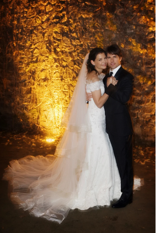 Hôn lễ kỳ lạ của Tom Cruise và Katie Holmes