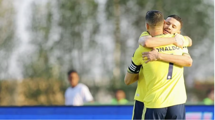 Ronaldo nhường giải Cầu thủ hay nhất cho đồng đội
