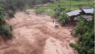 Các tỉnh, thành từ Hà Tĩnh đến Đà Nẵng chủ động ứng phó với mưa lớn, sạt lở đất