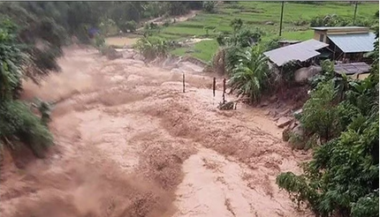 Các tỉnh, thành từ Hà Tĩnh đến Đà Nẵng chủ động ứng phó với mưa lớn, sạt lở đất