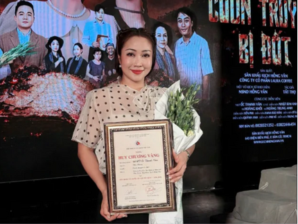 Nghệ sĩ Ưu tú Ốc Thanh Vân 2 năm liên tiếp giành Huy chương Vàng