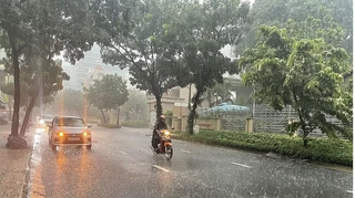 Dự báo thời tiết ngày 30/10: Bắc Bộ mưa rải rác, Nam Bộ mưa dông về chiều tối