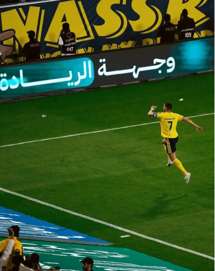 Ronaldo giải cơn khát hat-trick sau 908 ngày