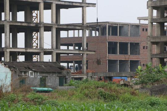 Cận cảnh hoang tàn dự án bệnh viện 700 giường đầu tư gần ngàn tỉ đồng - Ảnh 12.