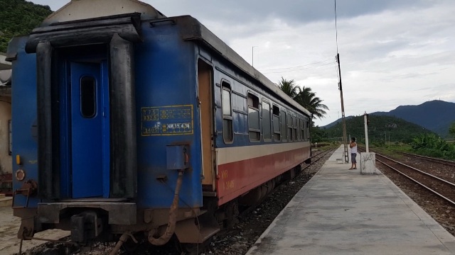 Vụ cháy tàu hỏa tại Phú Yên: Tách rời toa tàu để điều tra sự cố