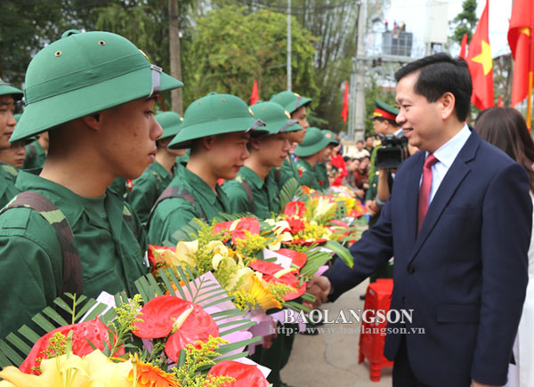 Tiễn 1.390 thanh niên ưu tú xứ Lạng lên đường nhập ngũ