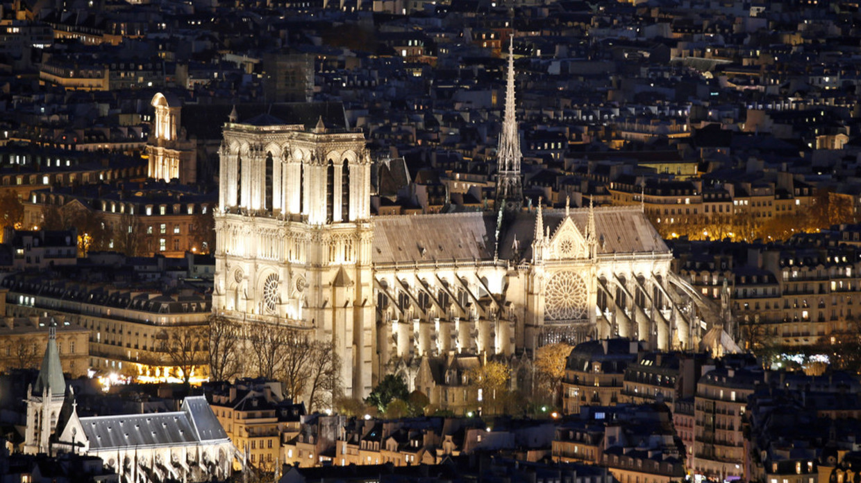 Nhìn lại 850 năm vượt qua chiến tranh, biến cố của Nhà thờ Đức bà Paris