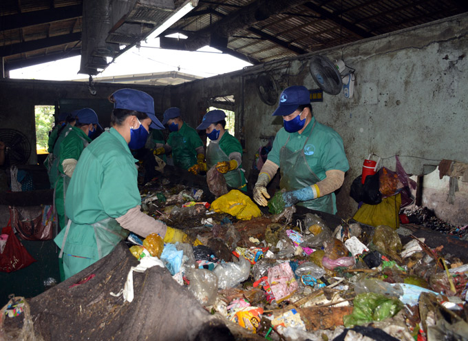 Hàng trăm xác thai nhi vào nhà máy rác: Giám định mẫu trong hũ sành